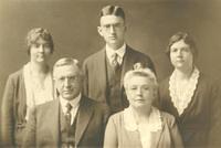 THE FAMILY OF OLIN AND ELLA CHASSELL, ca. 1915